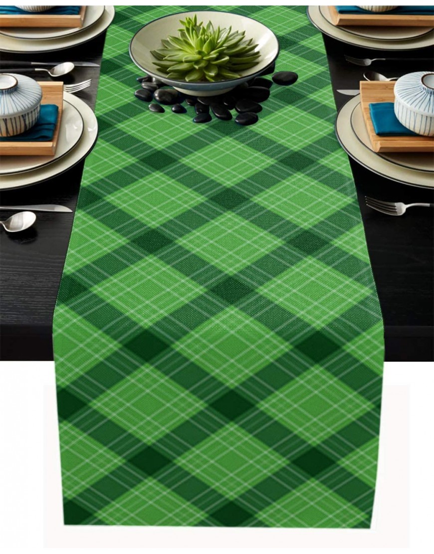 Happy St. Patrick's Day Cotton Linen Burlap Table Runner Rustic Green Scottish Plaid Home Decorative Table Cloth Cover for Kitchen Dining Banquet Party Parties Tabletop Picnic Dinner